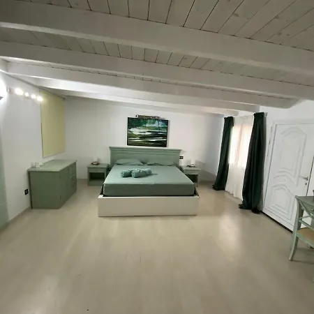 Bungalow With Private Terrace, New 아파트 *