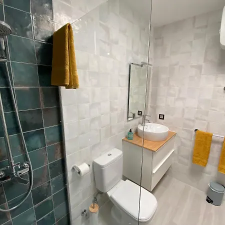 Bungalow With Private Terrace, New 코스타카르마